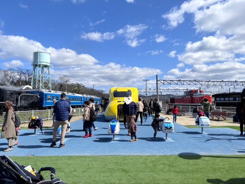 京都鉄道博物館内の公園