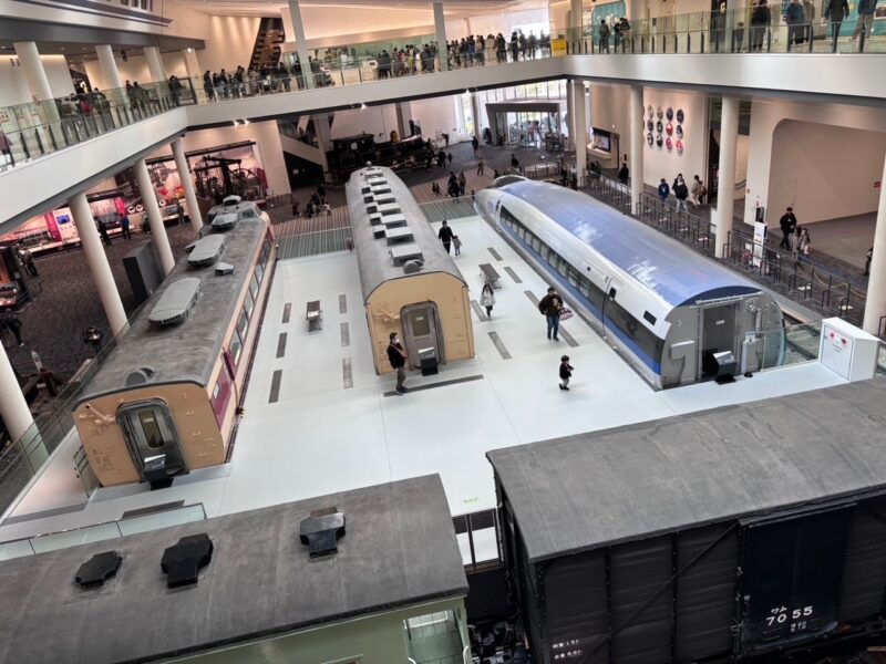 京都鉄道博物館の館内